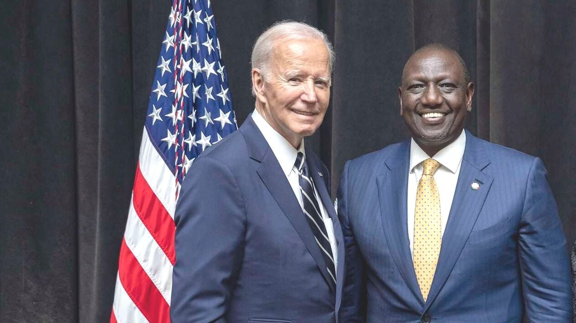 Presidents Biden (left) and Ruto