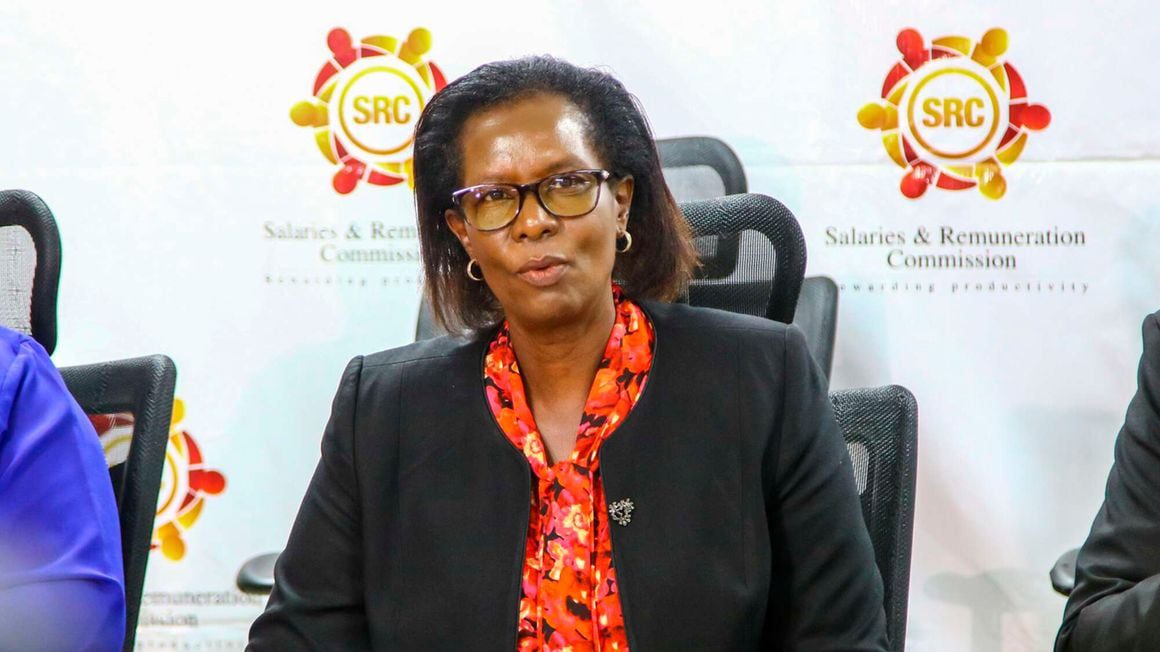 How salaries for public servants are set by SRC