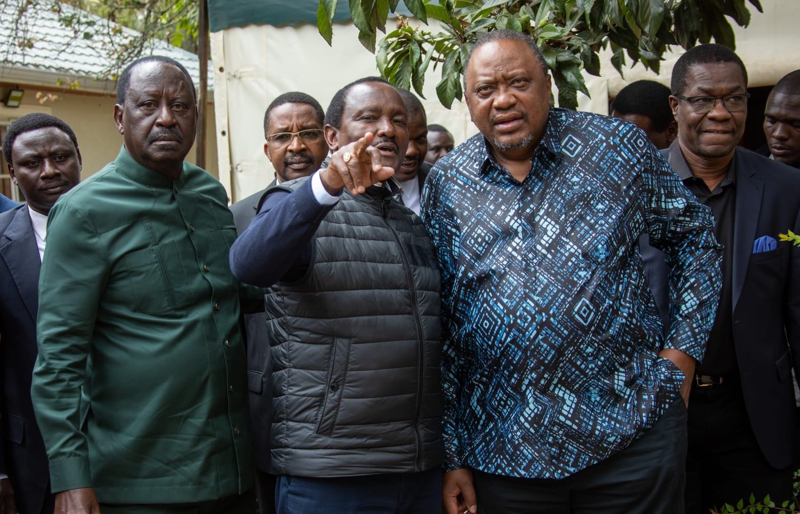Uhuru joins Raila in prayers for victims