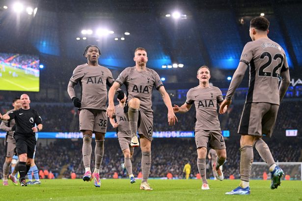 Late goal earns Spurs a draw at Etihad