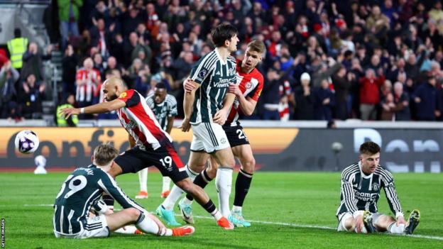 Man Utd draw at Brentford in injury time