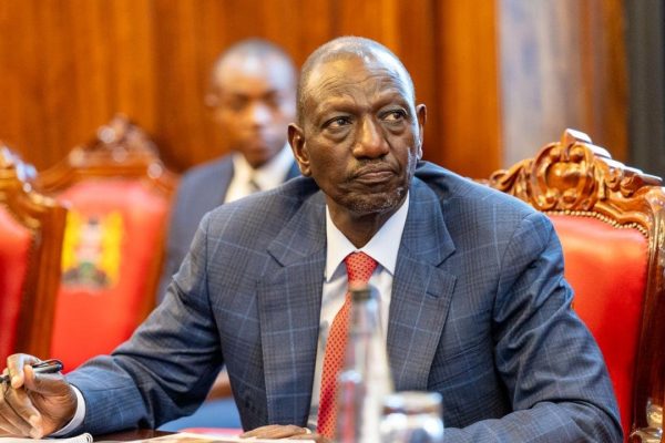 Ruto calls out Sifuna over Affordable Housing project stance