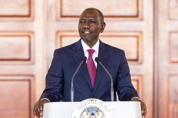 Ruto vows to tackle goons menace as political temperature rises