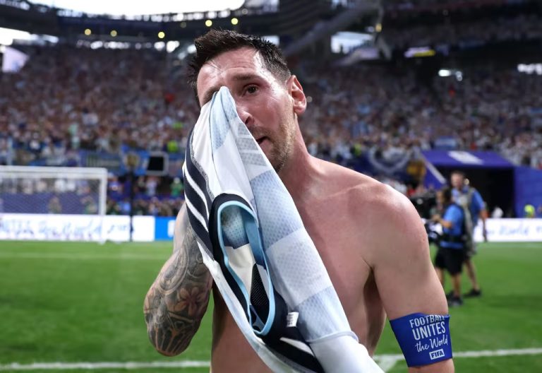 Messi moves himself and Argentina to tears